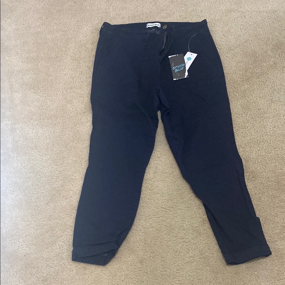 Women's Black Cropped Pants
